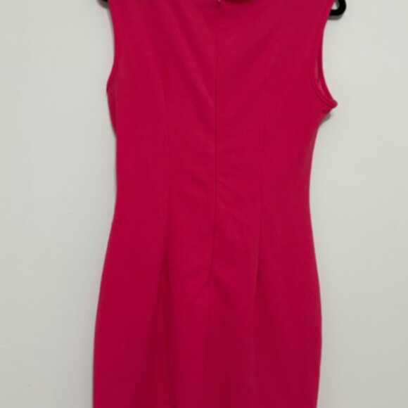 Beautiful dress - Picture 2 of 2